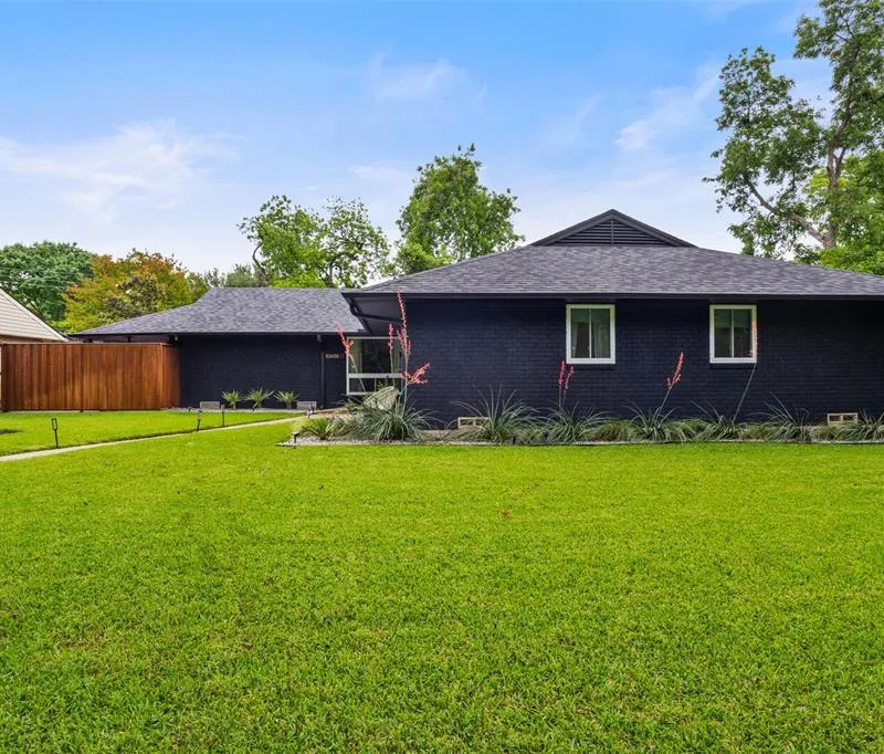 10438 Lippitt Avenue, Dallas TX 75218