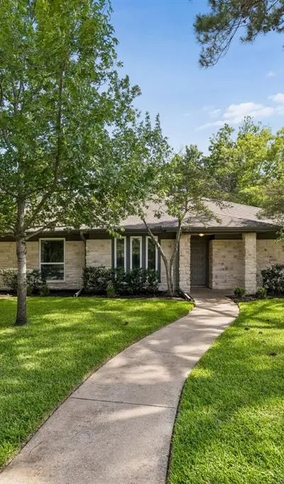 106 Seminole Drive, Trophy Club TX 76262 - Photo 2