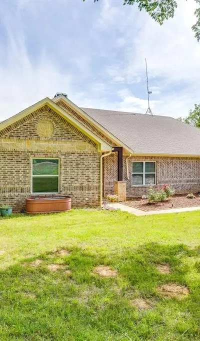 739 County Road 3696, Springtown TX 76082 - Photo 3