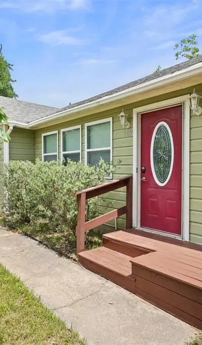 107 S Flower Lane, Chico TX 76431 - Photo 2