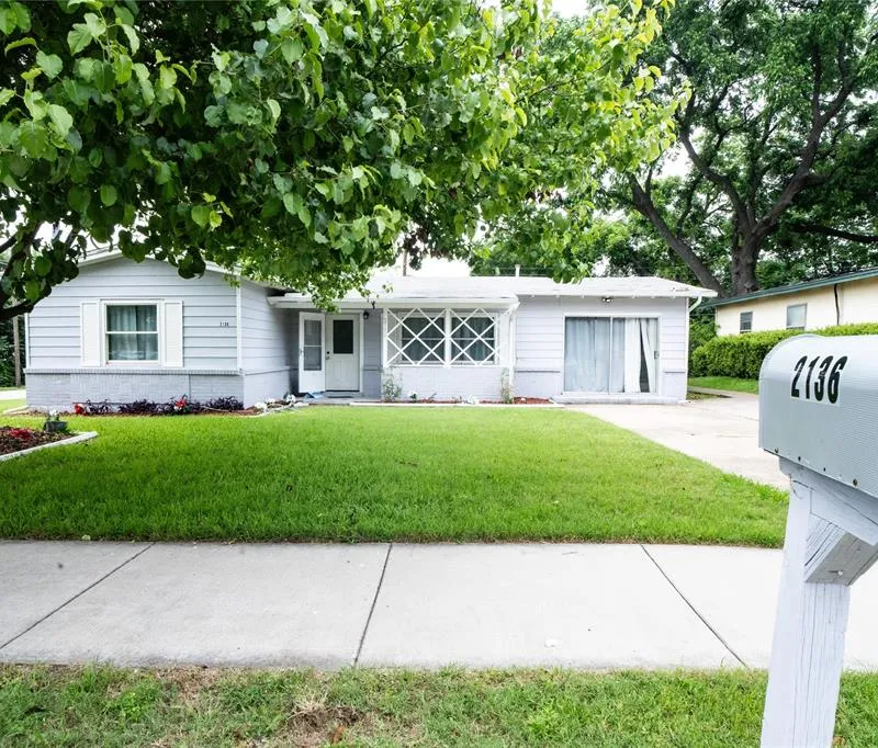 2136 Ridgeway Street, Arlington TX 76010