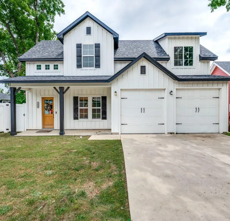 216 Wilson Street, Lake Dallas TX 75065