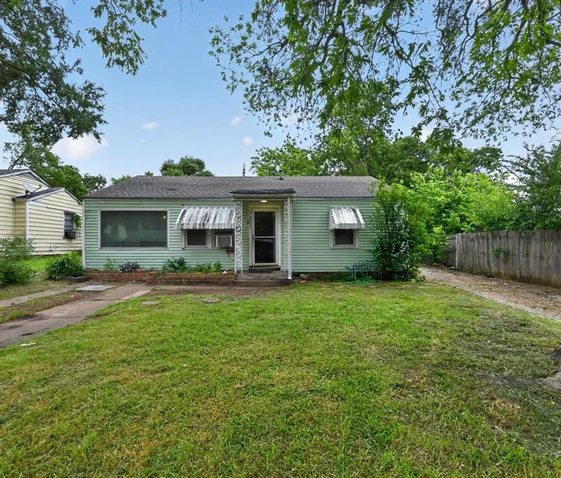 3261 Abney Avenue, Fort Worth TX 76110