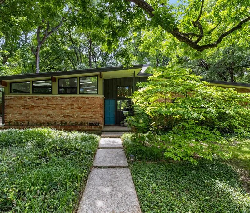 989 N Rustic Circle, Dallas TX 75218