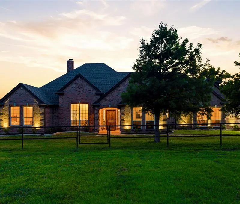 2202 White Lane, Haslet TX 76052