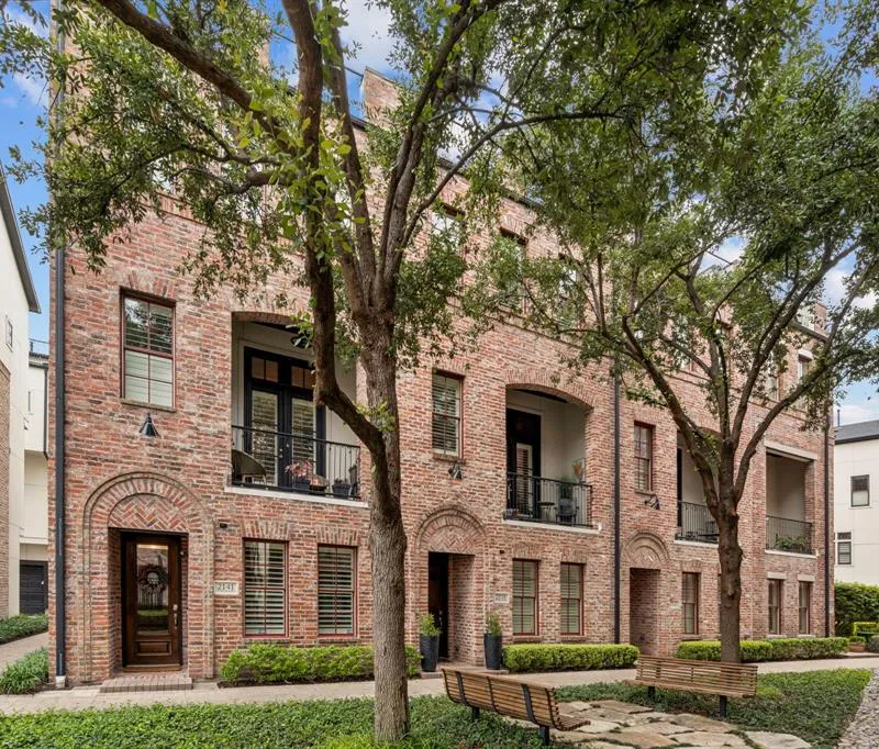 2141 Norlock Lane, Dallas TX 75201