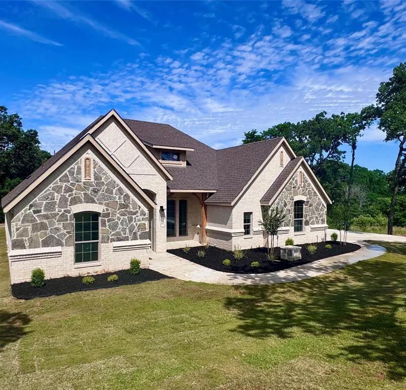 5025 Glenoaks Court, Weatherford TX 76088