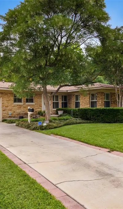 9823 Limerick Drive, Dallas TX 75218 - Photo 2