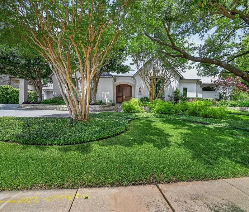 14819 Bellbrook Drive, Addison TX 75254