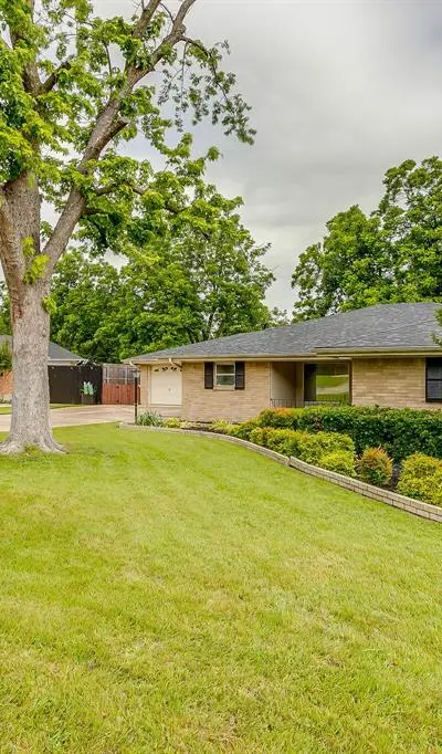 3720 Wilkie Way, Fort Worth TX 76133 - Photo 3