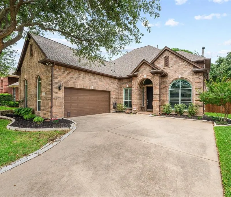 2303 Regina Drive, Corinth TX 76210