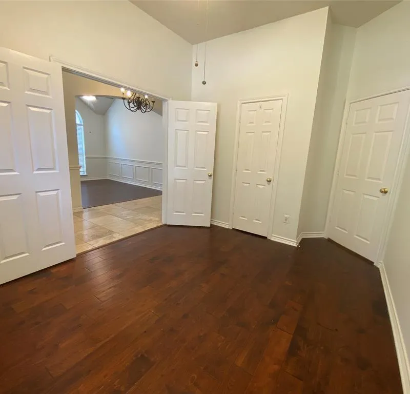 9421 Vista, Irving TX 75063