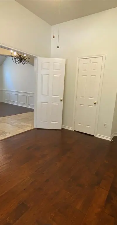 9421 Vista, Irving TX 75063