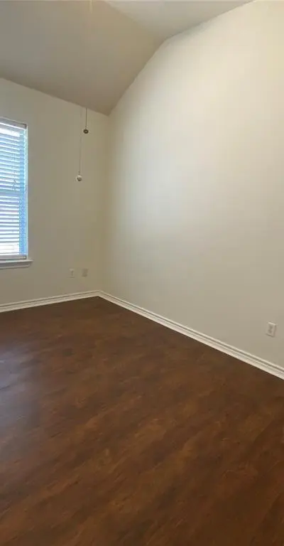 9421 Vista, Irving TX 75063 - Photo 3