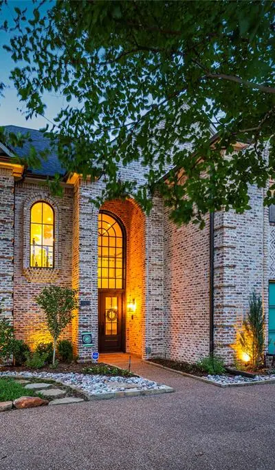 2816 Amesbury Drive, Plano TX 75093 - Photo 3