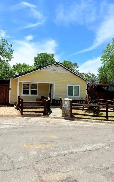 3028 Carnation Avenue, Fort Worth TX 76111