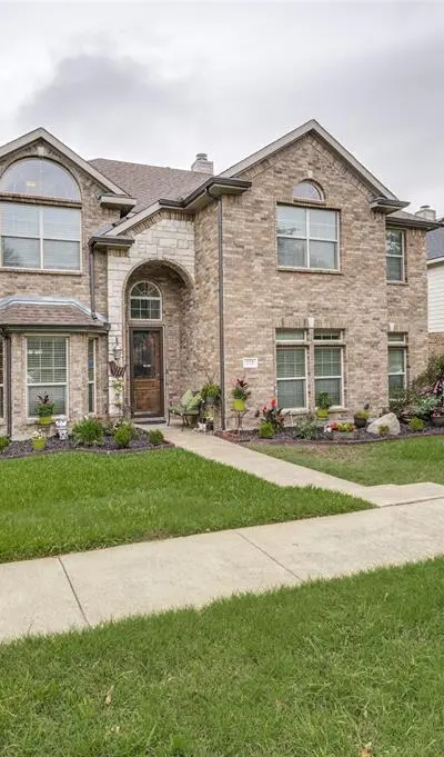 222 Rose Garden Way, Red Oak TX 75154