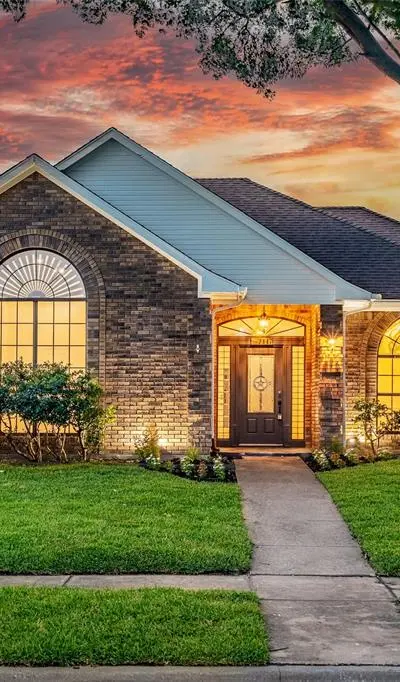 2117 Rolling Oak Lane, Garland TX 75044