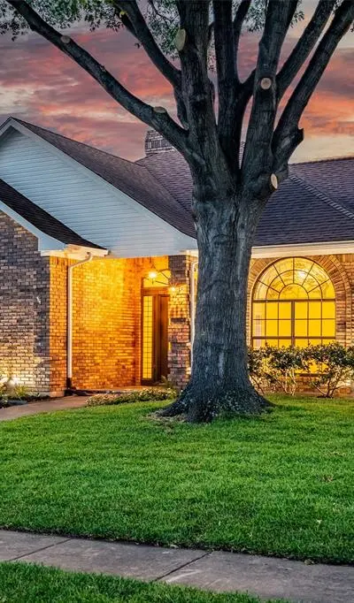 2117 Rolling Oak Lane, Garland TX 75044 - Photo 2