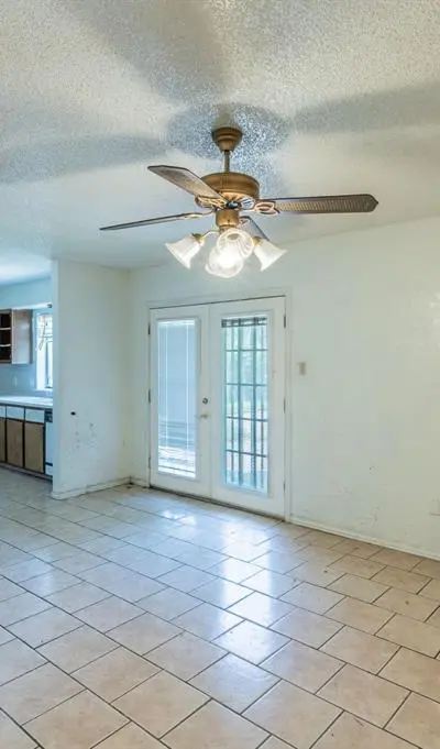 10431 Kinslow Drive, Dallas TX 75217 - Photo 3