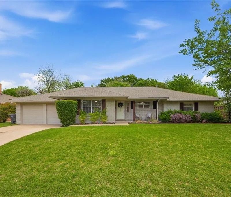 4405 Westlake Drive, Fort Worth TX 76109