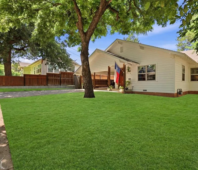208 W Couts Street, Weatherford TX 76086