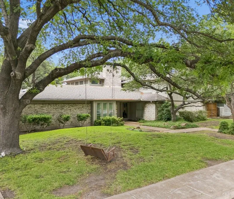 6725 Caulfield Drive, Dallas TX 75248