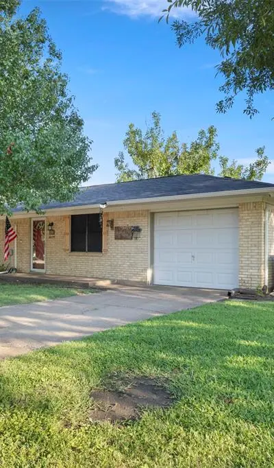 106 Wayne Drive, Sanger TX 76266 - Photo 3