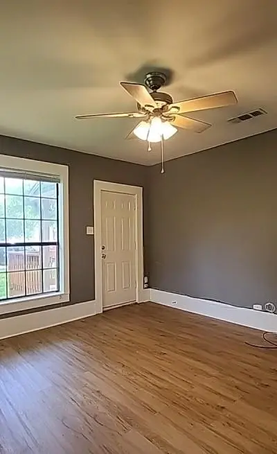 218 S Buffalo Avenue, Cleburne TX 76033 - Photo 5