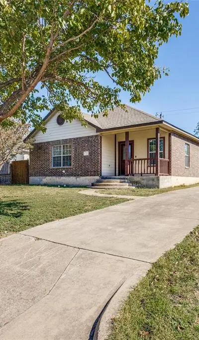 1732 Lawther Drive, River Oaks TX 76114