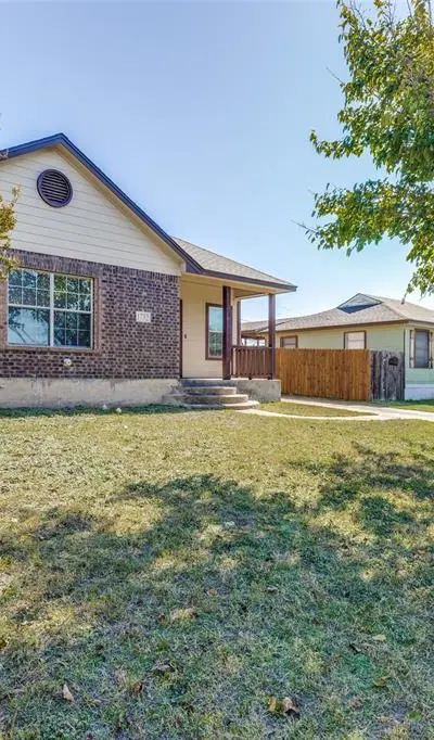 1732 Lawther Drive, River Oaks TX 76114 - Photo 3