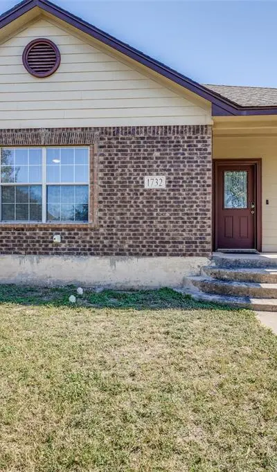 1732 Lawther Drive, River Oaks TX 76114 - Photo 4