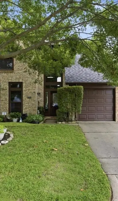 6801 Briarwood Drive, Fort Worth TX 76132