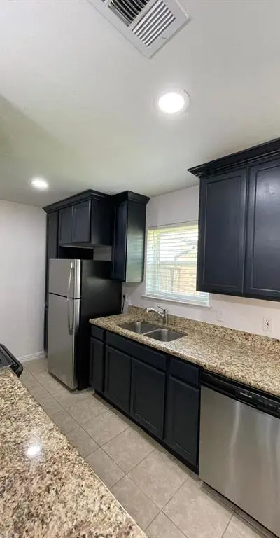 3932 Sun Valley Court, Irving TX 75062 - Photo 5