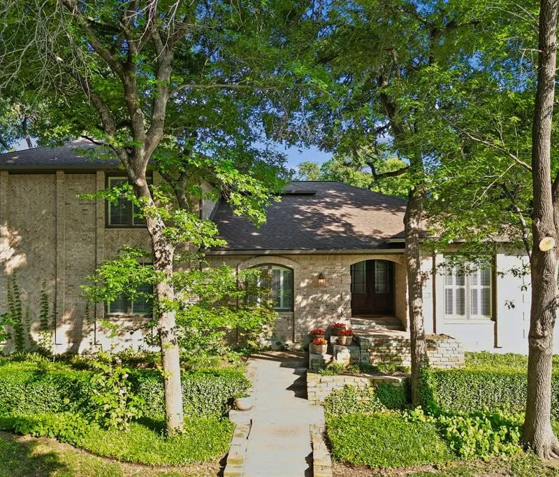 9206 Club Glen Drive, Dallas TX 75243