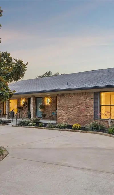 101 E Northgate Drive, Irving TX 75062 - Photo 2