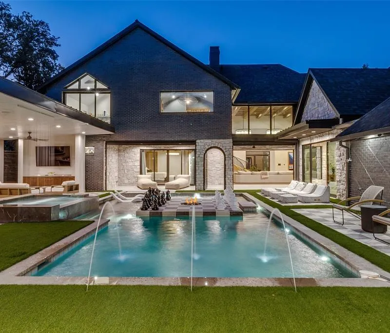7552 Baxtershire Drive, Dallas TX 75230