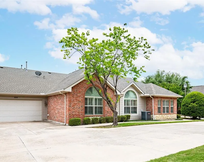 3250 Rosemeade Drive # 2213, Fort Worth TX 76116