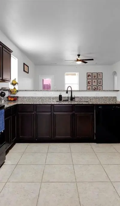 139 Alamo Way, Venus TX 76084 - Photo 3