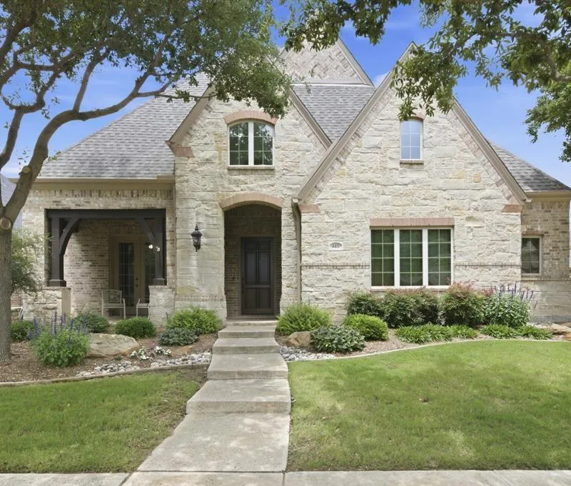 613 Joshua Road, Lantana TX 76226