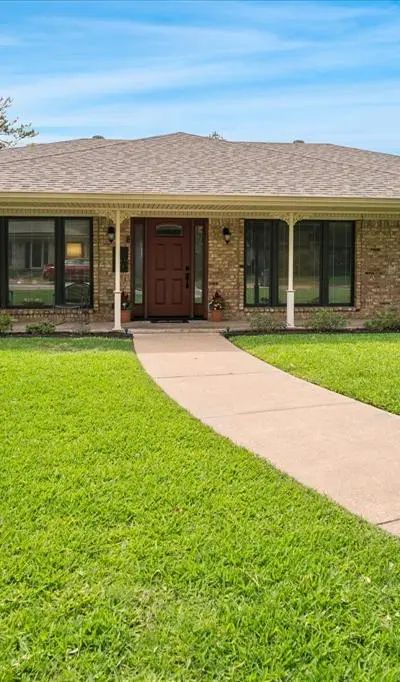 1725 Venetian Circle, Arlington TX 76013