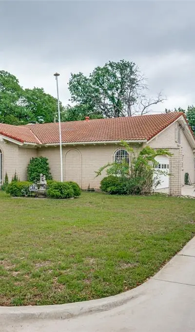849 Wheelwood Drive, Hurst TX 76053 - Photo 2