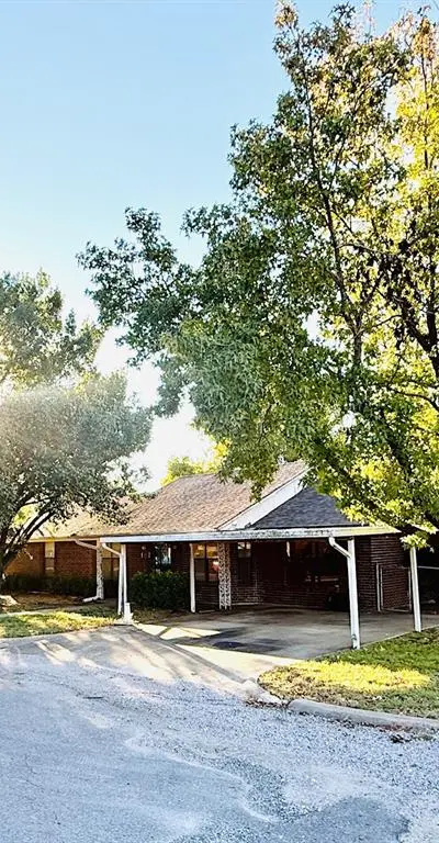 300 Denton Court, Collinsville TX 76233