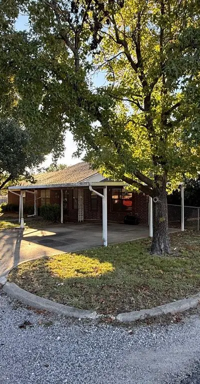 300 Denton Court, Collinsville TX 76233 - Photo 2