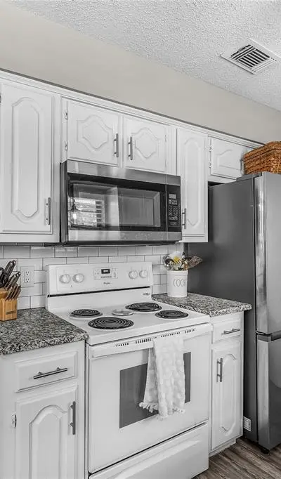 2533 Quail Ridge Drive, Denton TX 76209 - Photo 2