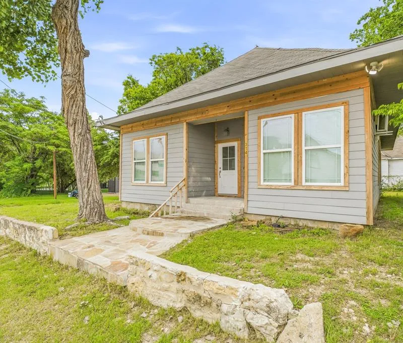 314 N Harding Street, Fort Worth TX 76102