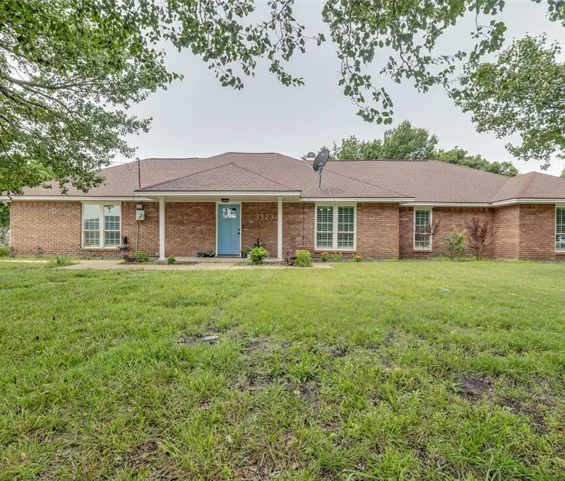 3323 Dasher Street, Lancaster TX 75146
