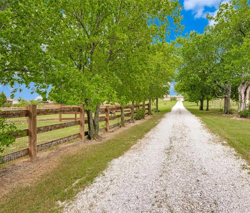 13647 Fm 407, Justin TX 76247