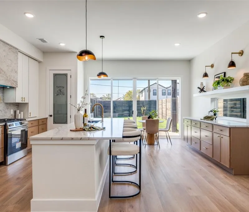 2422 Jeffries Street, Dallas TX 75215