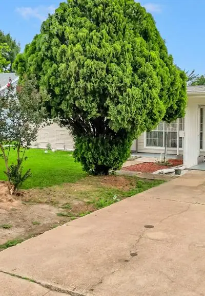 1614 Briarwood Lane, Irving TX 75061 - Photo 5